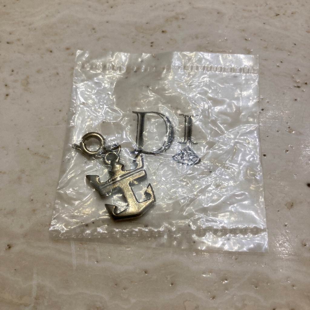 Diamond International Gold Tone Anchor Jewelry Charm